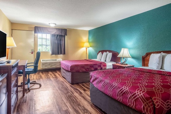 Econo Lodge Bradford image 7